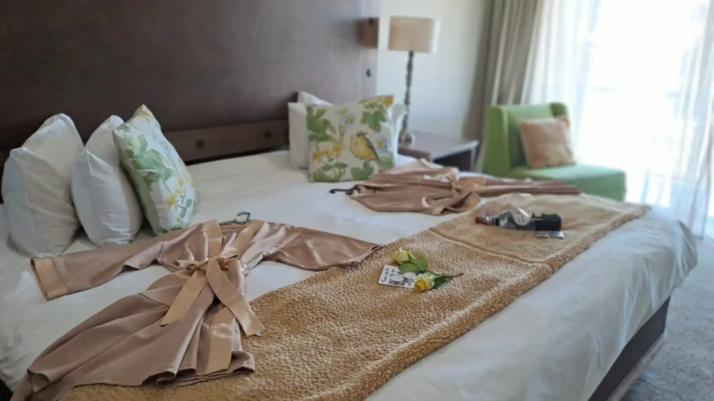 A beautifully prepared hotel room for D’Vida Spa guests.